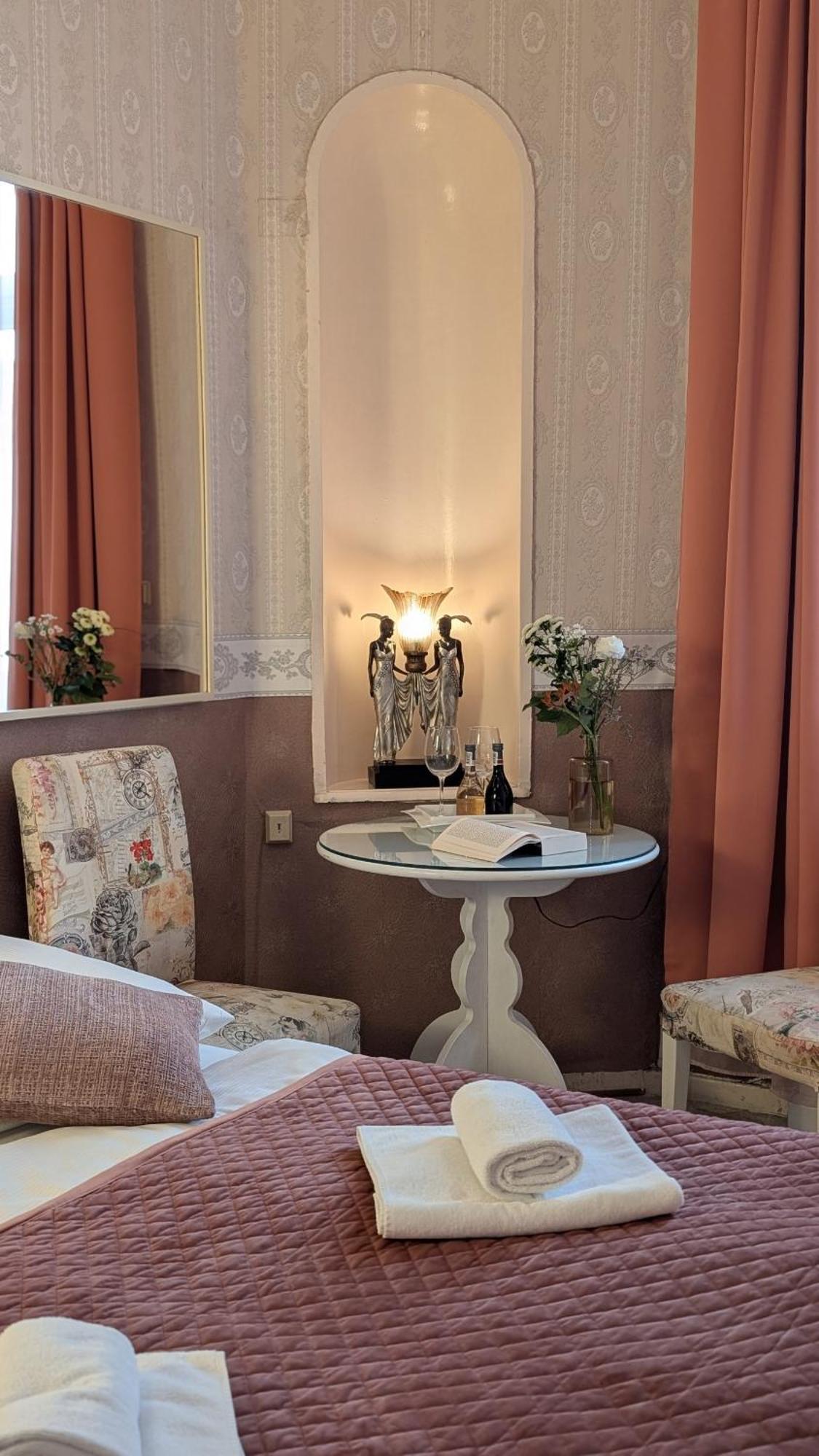 Hotel Pension Bella Berlin Exteriör bild